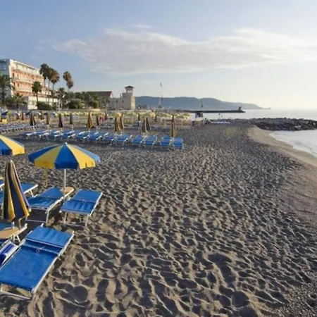 Lägenhet I Pernambucchi Con Spiaggia